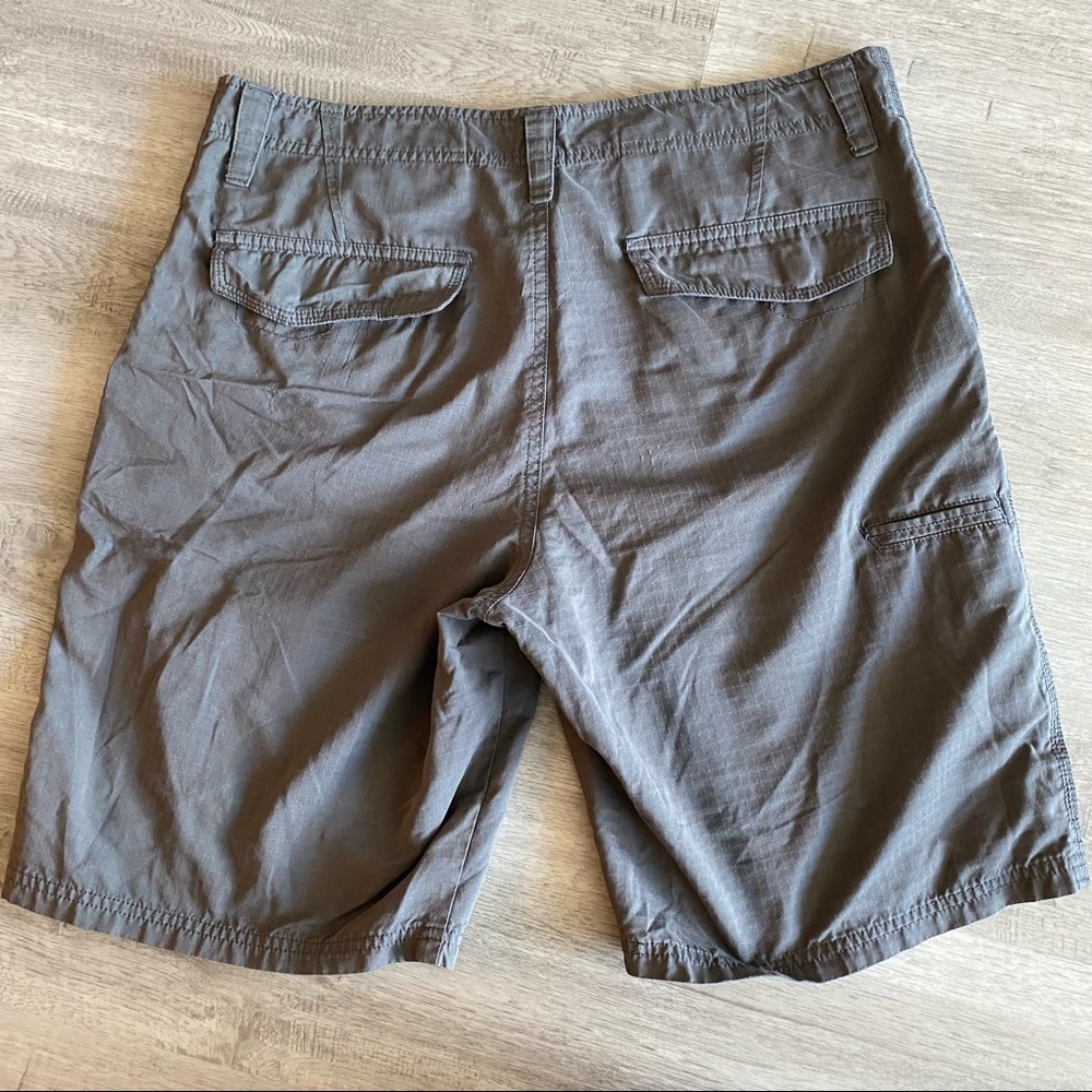 Men’s Quiksilver Shorts - Picture 8 of 13